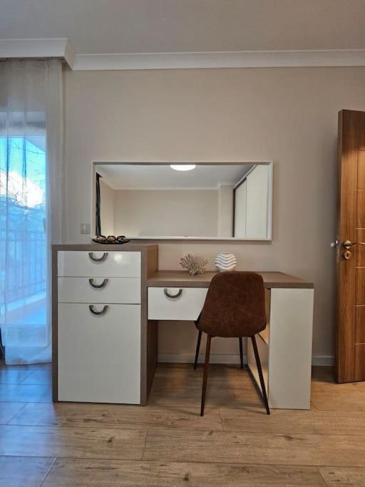 Serenity In The Heart Of Varna With Parking Exterior photo